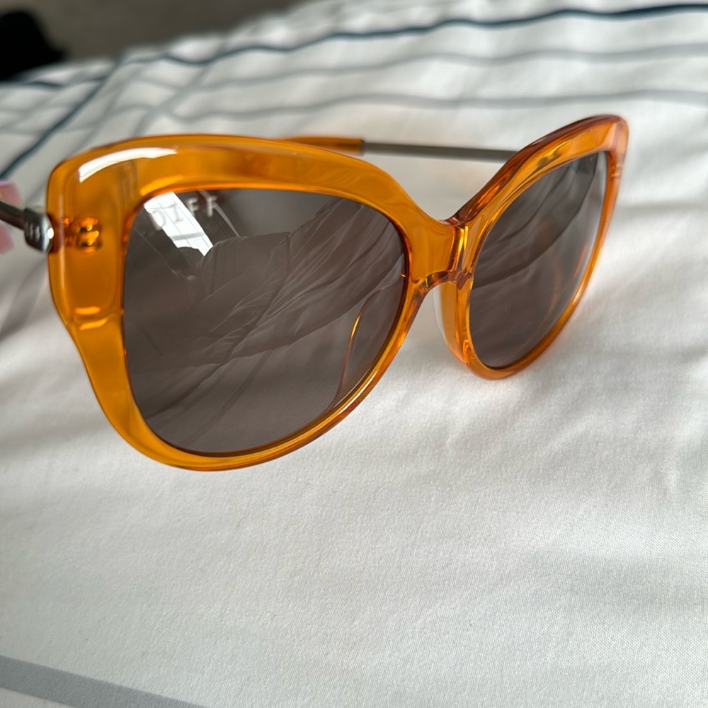 Selling women’s accessories and clothing